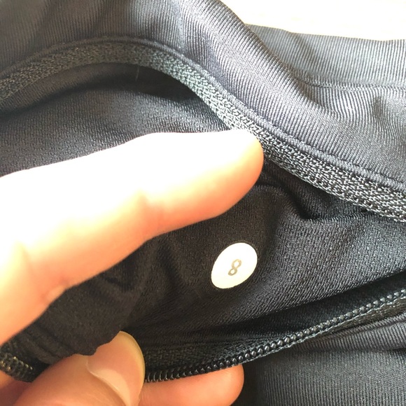 Lululemon Black Crops - Picture 4 of 6